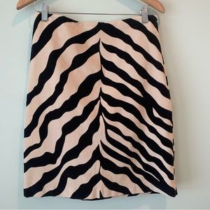 🏷️Isaac Mizrahi Zebra Stripes Fine Wale Corduroy Stretch Skirt 6 Animal Print